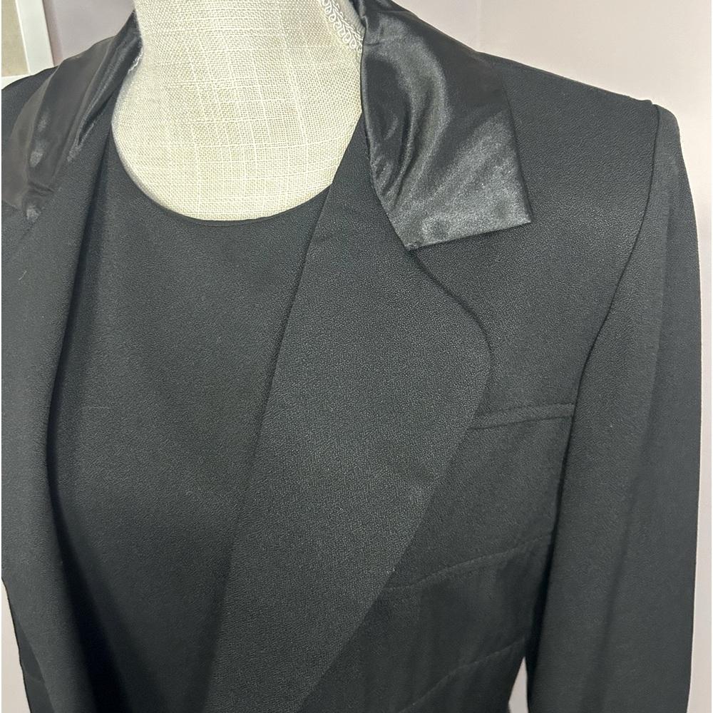 Women’s long sleeve size 8 black one piece dress. Jacket look-but all attached. - Picture 11 of 11